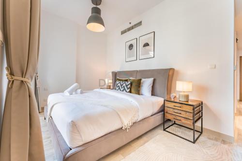 Studio Near Burj Khalifa and Dubai Mall with City and Pool Views, Claren Tower 1, Downtown Dubai by Deluxe Holiday Homes, Dubaj (zdjęcie 10)