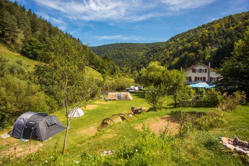 Tariche Centre de Vacances in Saint-Ursanne, Schweiz