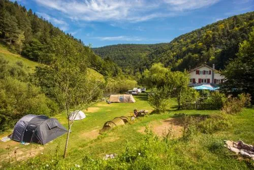 Tariche Centre de Vacances in Saint-Ursanne, Schweiz