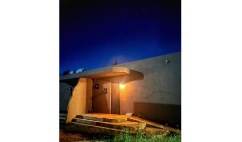 宮古島の自然豊かで静かなエリアroom1オリジナルインテリア小物が溢れる空間 in Miyako Island Underwater Park