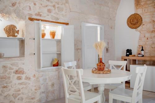GuestHost - La Dimora di Aline - IRIS & AMBRA apartments, Conversano (Foto 3)