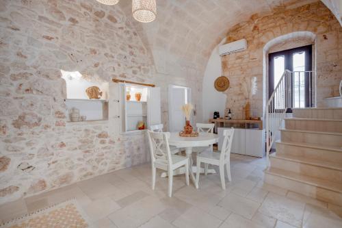GuestHost - La Dimora di Aline - IRIS & AMBRA apartments, Conversano (Foto 8)
