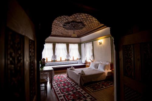 1 queen bed