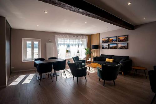 Shared lounge/TV area, Hostellerie De La Mer in Crozon