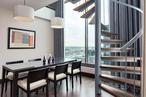 NH Den Haag - image 13