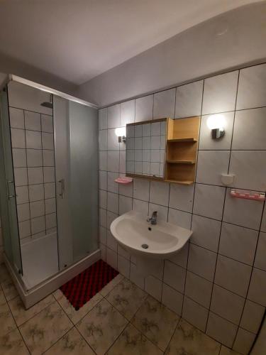 2 twin beds, 2 sofa beds