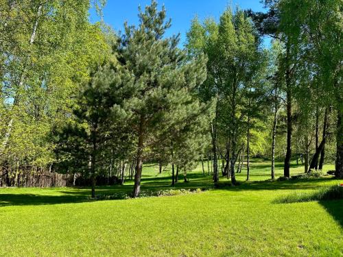 Mużakowski Forest Retreat - rezydencja z basenem