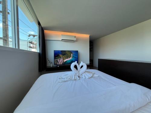 Standard Queen Room image 8