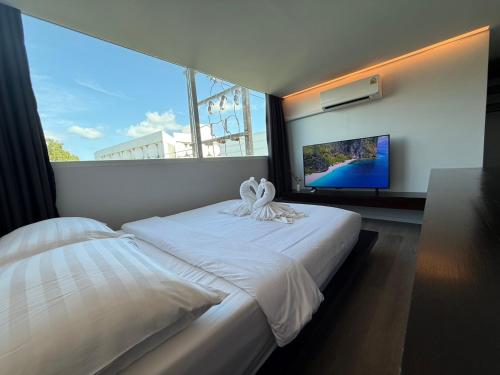 Standard Queen Room image 9