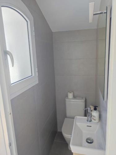 Two-Bedroom House image 3