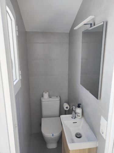 Two-Bedroom House image 2