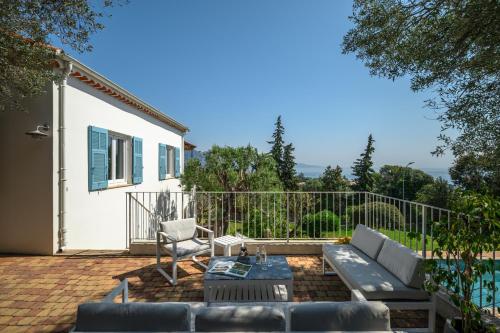 Villa Shangrila, charming house with sea view, swimming pool and garden nr Monaco and Italy in Menton