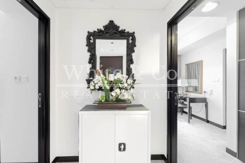 2 Bedroom in The Address Dubai Marina Mall w Marina Eye View - image 6