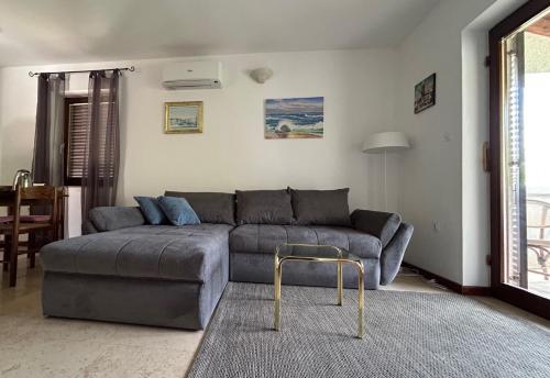 Apartment with Terrace and Sea View image 10