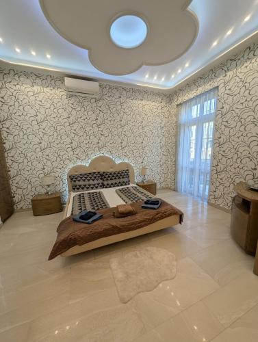 Heart Of Downtown Budapest Luxury Condo, Private Spa, Home Cinema, Patio, Budapest (foto 3)