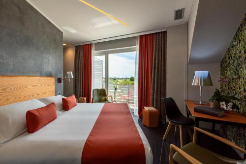 2 bedrooms, 3 beds