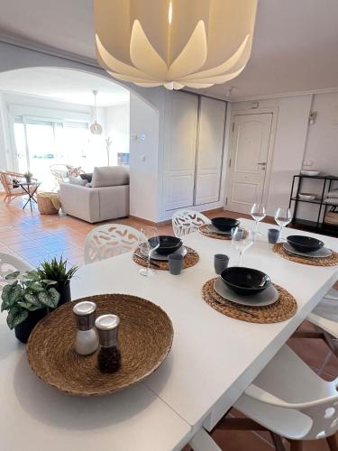 Amazing Casa Sienna, with a shared pool in โล เมดิโก