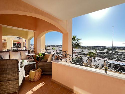 Amazing Casa Sienna, with a shared pool in โล เมดิโก