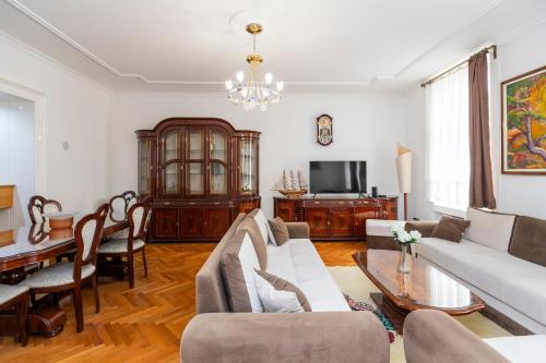 Royal Meeting Point - Heart of Sarajevo with a VIEW