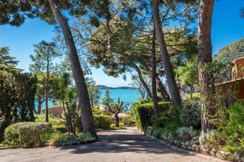 Exterior view, VILLA LA PETITE RESERVE VI4416 By Riviera Holiday in La Trinite