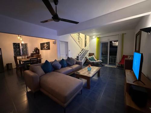BEACHFRONT - Les Fleurs Du Tamarin Residences, Tamarin (foto 8)