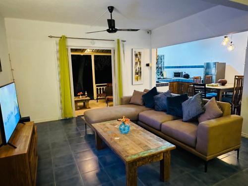 BEACHFRONT - Les Fleurs Du Tamarin Residences, Tamarin (foto 7)