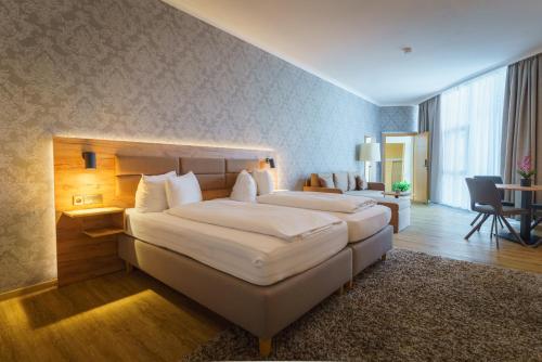 3 twin beds