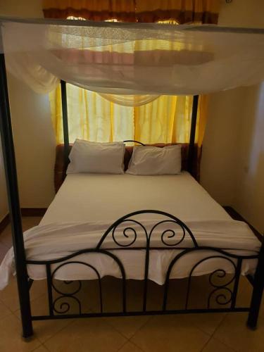 2M lodge Tarangire in Tarangira