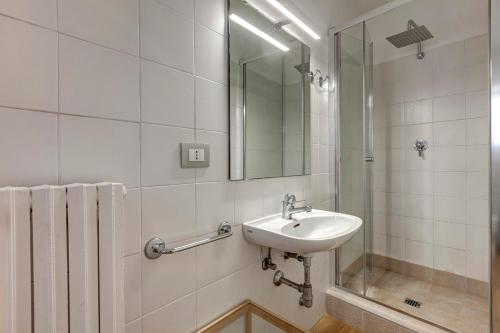 Gramsci Apartment by Mamo Florence - image 12