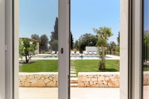 Garden, Villa Carrubo by Perle di Puglia in Ramunno I