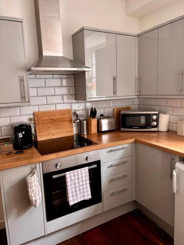 บริการและสิ่งอำนวยความสะดวก, Catherine Hill House Grade 2 Listed Apartment, Frome in โฟรมี