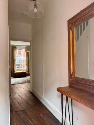 ทางเข้า, Catherine Hill House Grade 2 Listed Apartment, Frome in โฟรมี