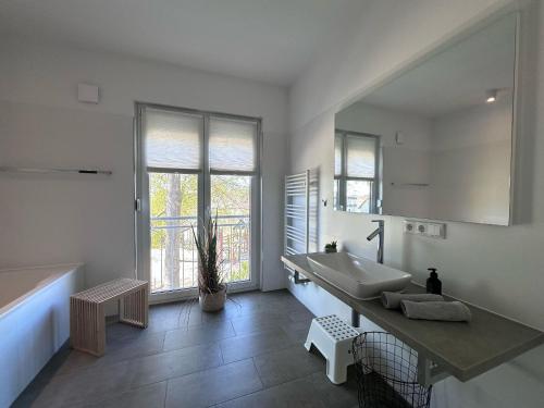 Fürdőszoba, Ferienwohnung Backbord im Quartier Sellin in Ostseebad Sellin