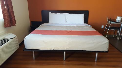 Motel 6 on Maple – Hesperia, CA