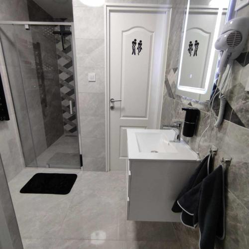 Shower, EnIdom Oroshaza in Oroshaza
