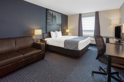 King Room with Sofa Bed - Non-Smoking