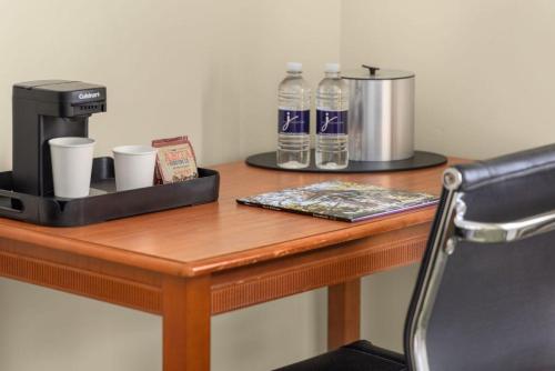 King Room image 2