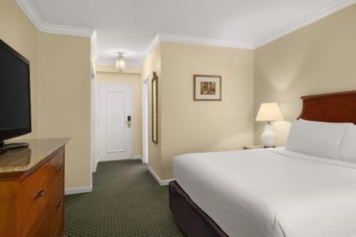 Deluxe King Room room in Maison Dupuy Hotel