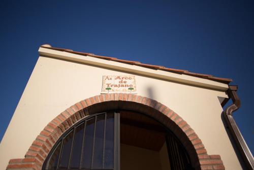 Apartamentos Rurales Arco de Trajano