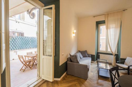 Barberini Grand Retreat with Terrace, Рим (фото 4)