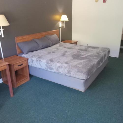 2 Double Beds Hotel Studio 124