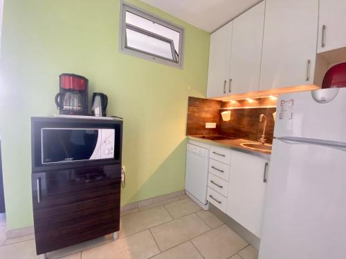 One-Bedroom Apartment with View image 5