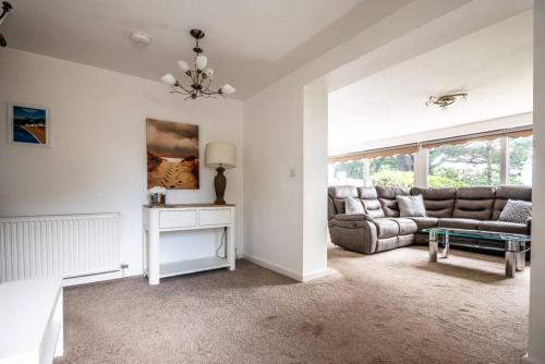 Ocean views, peace and quiet in this homely flat in 道利什市中心