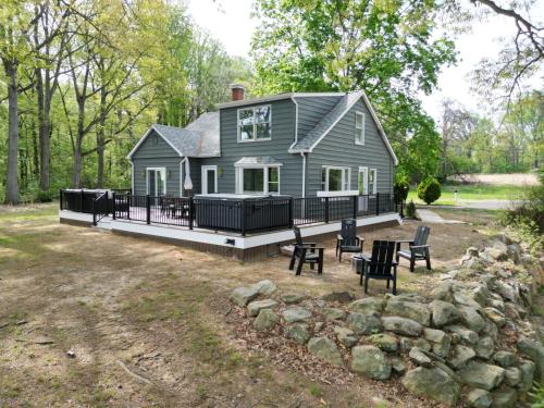 River Heights Retreat in Massey