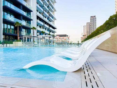 Luxury 1BR on High Floor JVC, Dubai