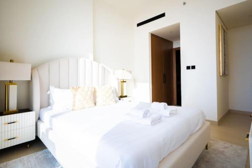Luxury 1BR on High Floor JVC - image 5