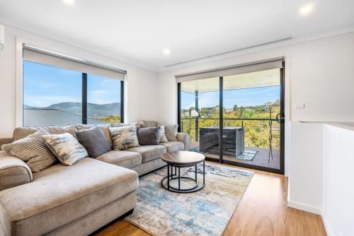 New and Stylish Home in Peaceful Location