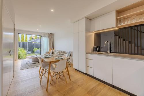 Wanaka Riverside Apartment - Albert Town