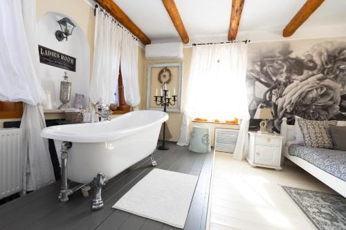 Videki Porta in Herend