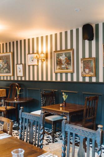 Étterem, The Market Tavern in Bampton (Oxfordshire)